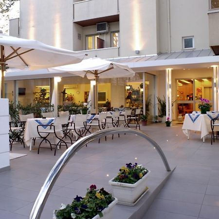 Hotel Nives Riccione Ngoại thất bức ảnh