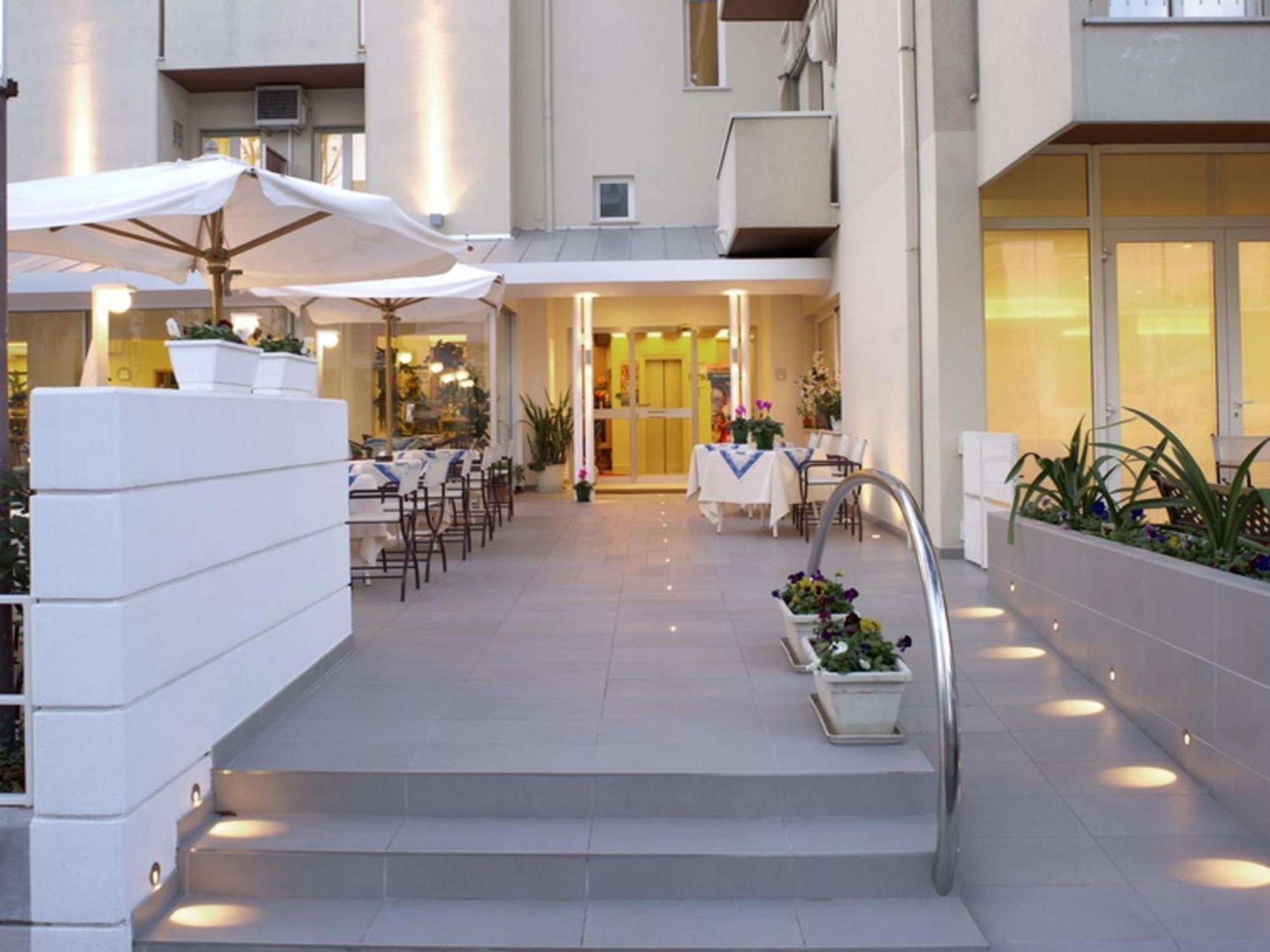 Hotel Nives Riccione Ngoại thất bức ảnh