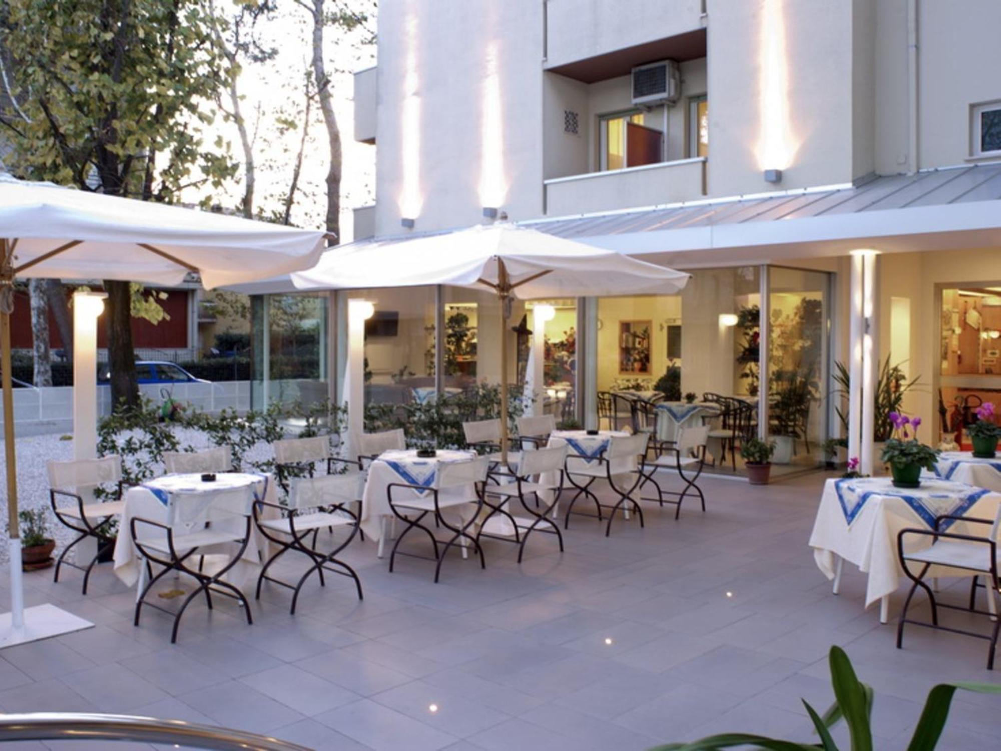Hotel Nives Riccione Ngoại thất bức ảnh